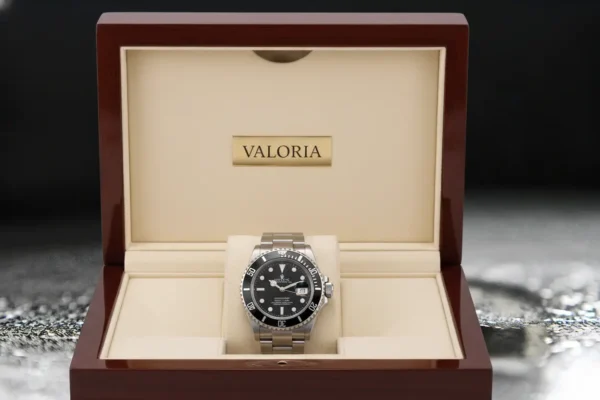 Reloj de hombre en titanio, ligero, resistente y con diseño elegante. Preciso, duradero y perfecto para uso diario o formal.